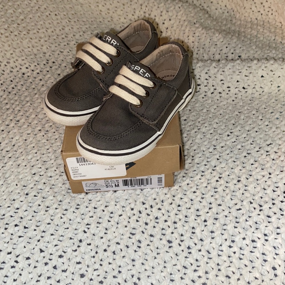 Sperrys boat shoes